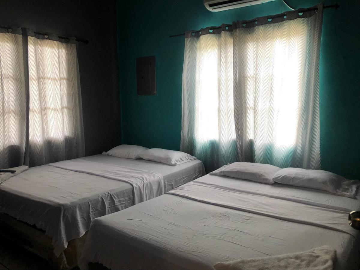 Hostal Rudy'S Beach Puerto Cortes Exterior photo